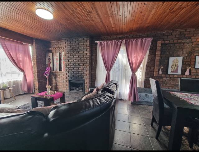 3 BEDROOM HOUSE FOR SALE IN LEVALLIA